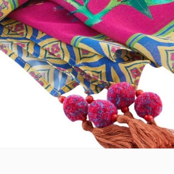 ๐๐ Vismaya Collection Scarf in Hot Pink Collage Of Pinks With Tassels - Picture 10 of 10